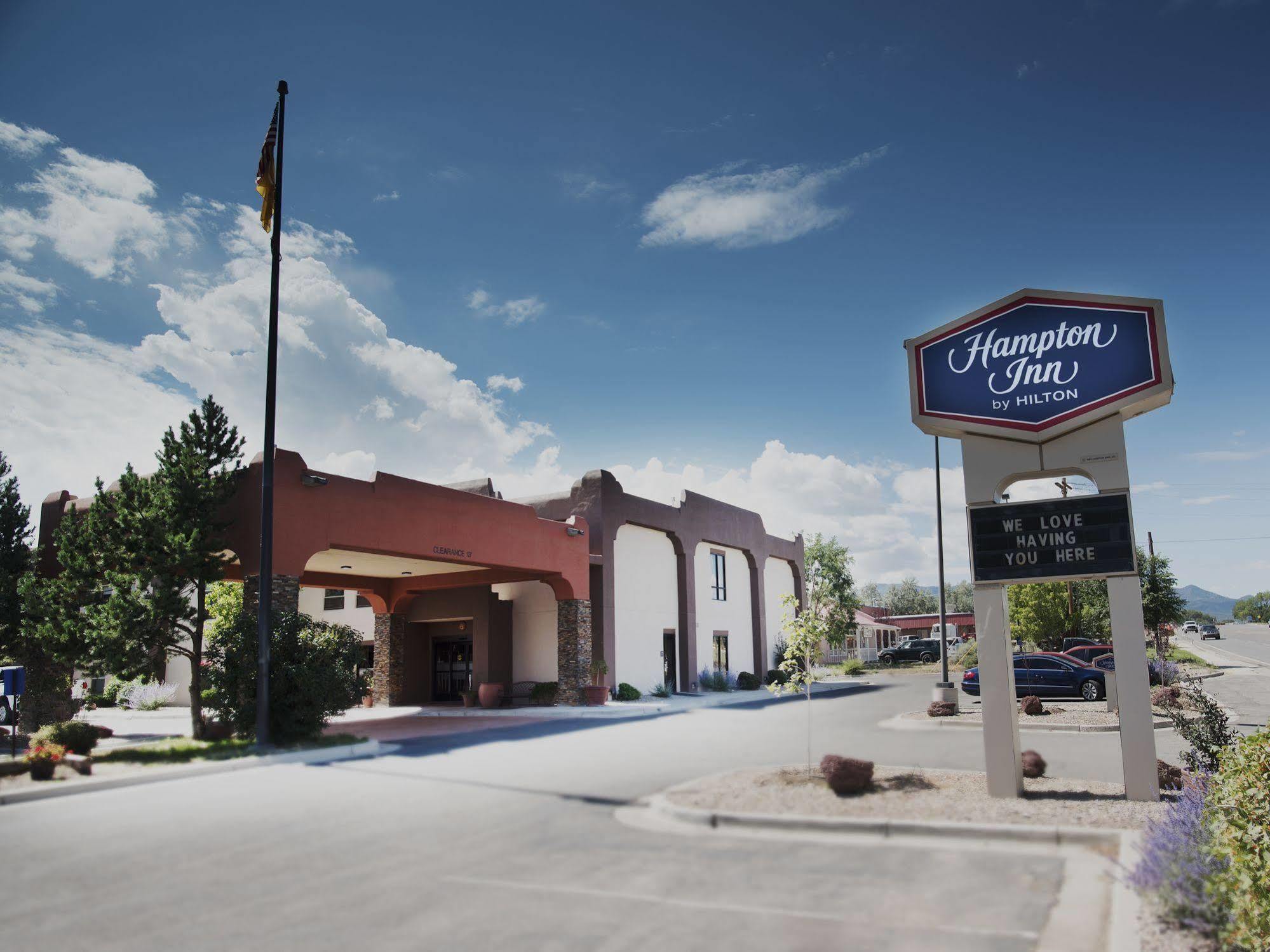 Hampton Inn Таос Экстерьер фото